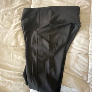 Lululemon sz4 Invigorate Tight black